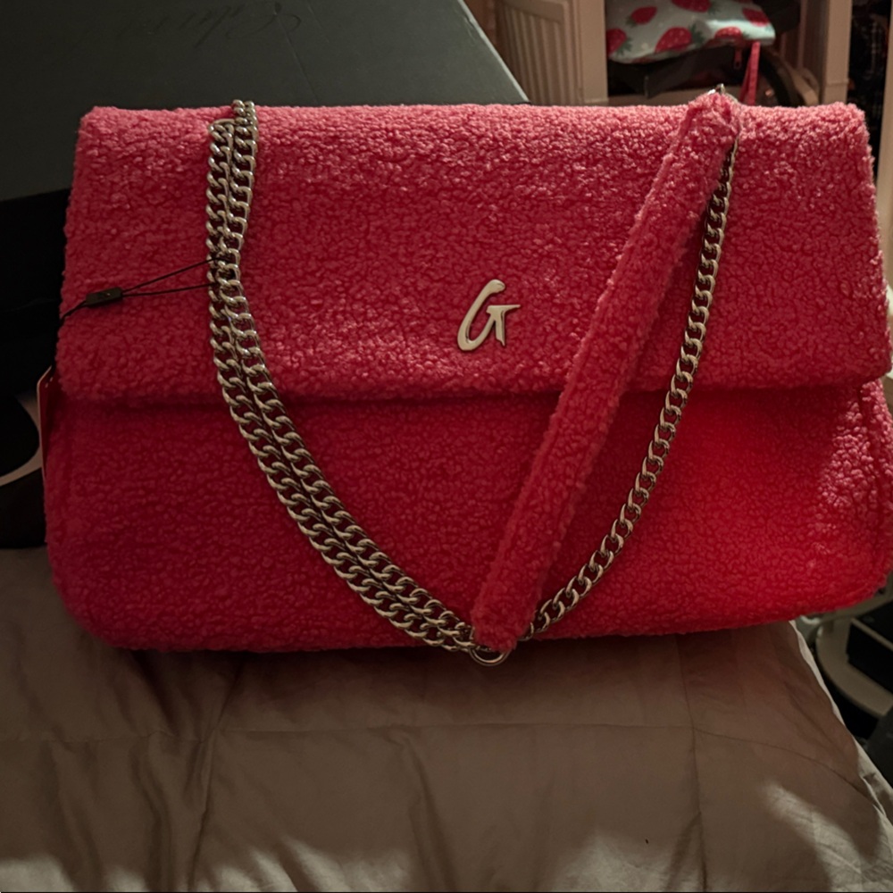 Elegant Pink Textured Shoulder Bag
